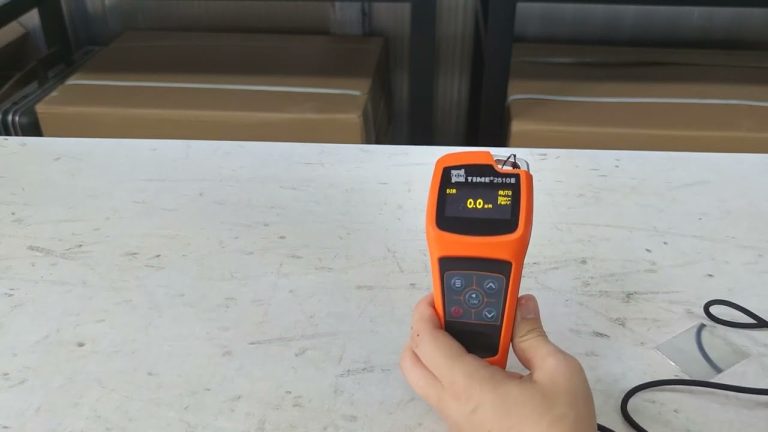 El medidor de espesor de revestimiento TIME2510E adopta dos métodos de medición de espesor: magnético y corrientes parásitas.