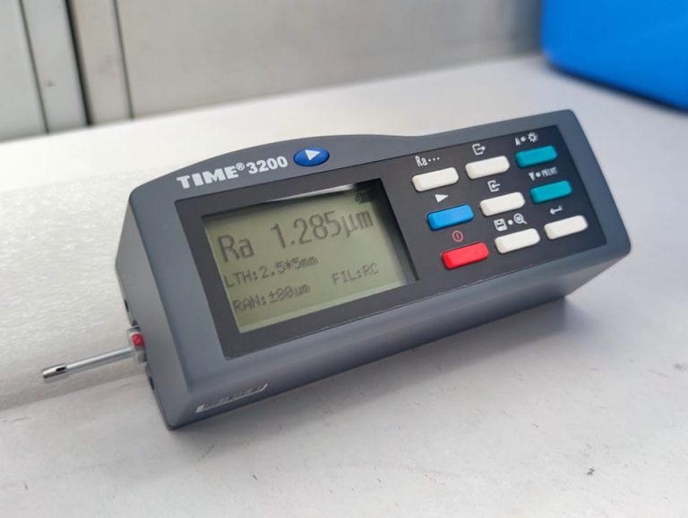 Hoe de TIME3200 ruwheidsmeter onderhouden?